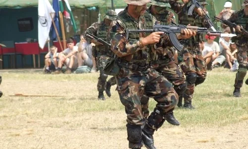 Premierul maghiar vrea o armată mai mare şi mai puternică jpeg