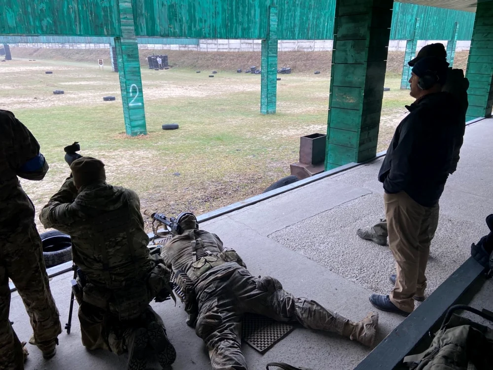 Voluntarii sunt pregătiţi de instructori britanici FOTO Andrew Milburn/Facebook