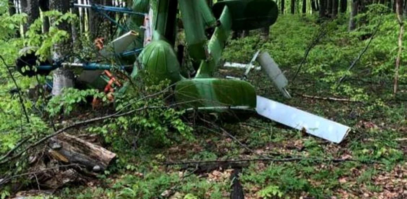 Elicopterul s-ar fi prăbuşit în urmă cu trei-patru săptămâni. FOTO: Sandu Griguţă