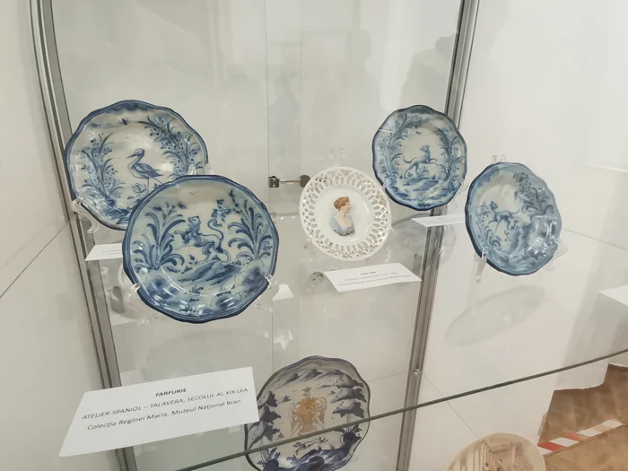 „Din zestrea reginei Maria” cuprinde și obiecte din ceramică FOTO: A.M.