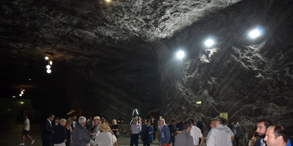 Inaugurarea expoziţiei Poporul pierdut a istoricului Marius Oprea cu mărturii ale ororilor comunismului în Salina Ocnele Mari din Vâlcea Foto Dacy Stoica