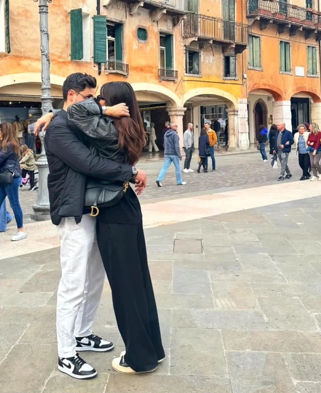 Sore MIHALACHE și noul iubit, îndrăgostiți în vacanța din Italia sursa Instagram