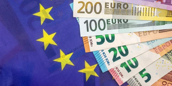 Uniunea Europeana bancnote bani euro FOTO Shutterstock jpg