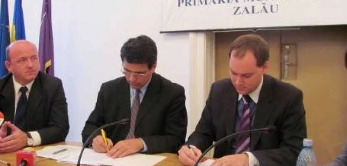 Contractul a fost semnat la sfârşitul anului 2010