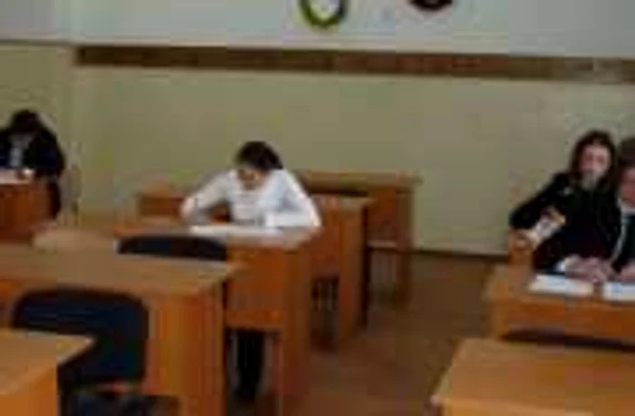 Bacalaureatul continuă astăzi