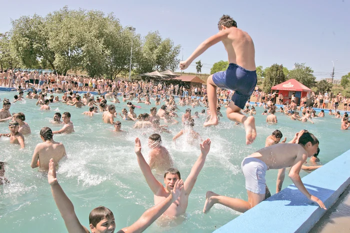 Reporterii Click! au dat o raită prin magazine şi îţi arată cât te costă distracţia la plajă