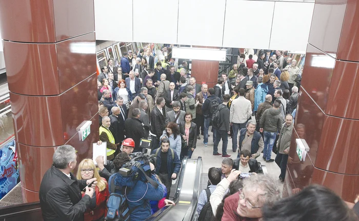 Prin suprapunerea peroanelor se va evita aglomerația