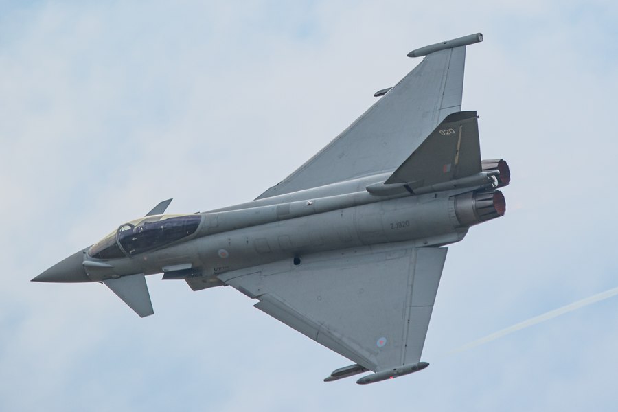 Avioanele britanice Typhoon, din nou în alertă: interceptări succesive ale aeronavelor rusești în spațiul aerian NATO