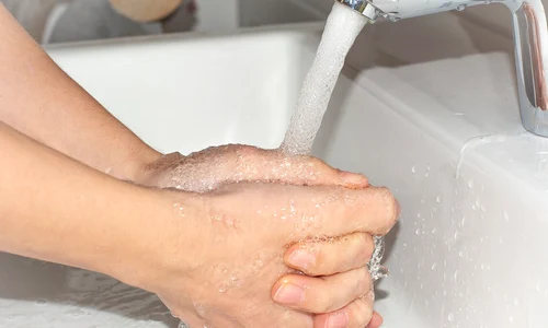 apa robinet maini spalate   foto pixabay jpg