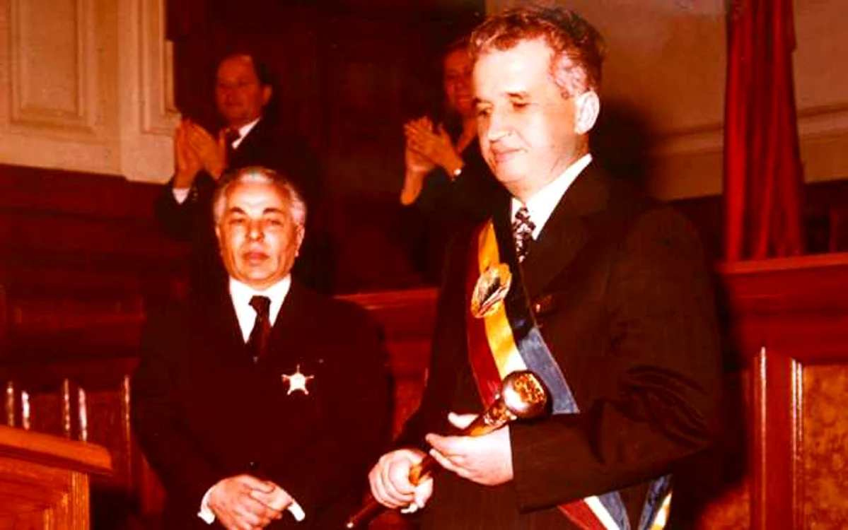 Nicolae Ceauşescu, cu sceptrul de preşedinte