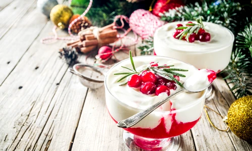 Panna cotta la pahar  Sursa foto shutterstock 1490795012 jpg