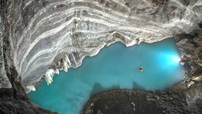 Lacul termal, descoperit între Albania și Grecia, uimește lumea științifică. Foto: EcoNews