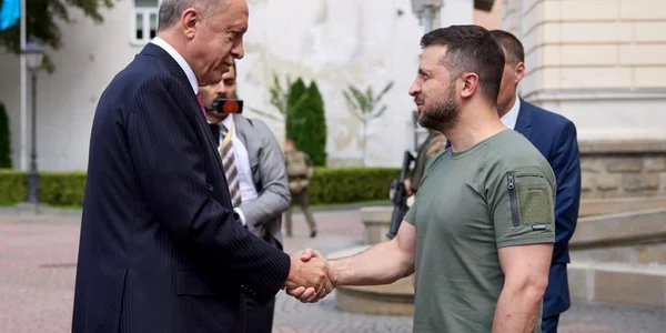 Recep Tayyip Erdogan primit la Liov de catre Volodimir Zelenski FOTO EPA-EFE