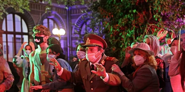 Babardeală cu bucluc sau porno balamuc