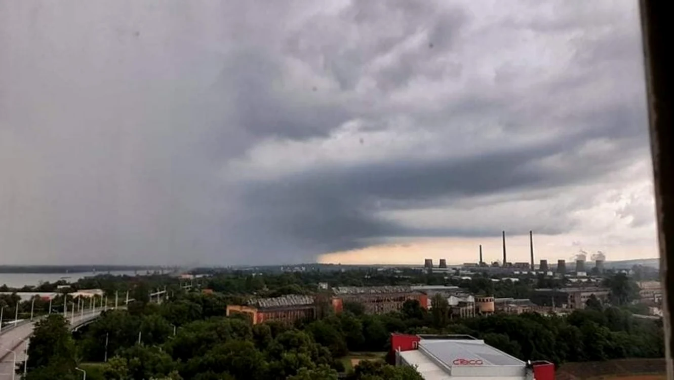 
    Meteorologii anunță fenomene extreme în aproape toată țara   