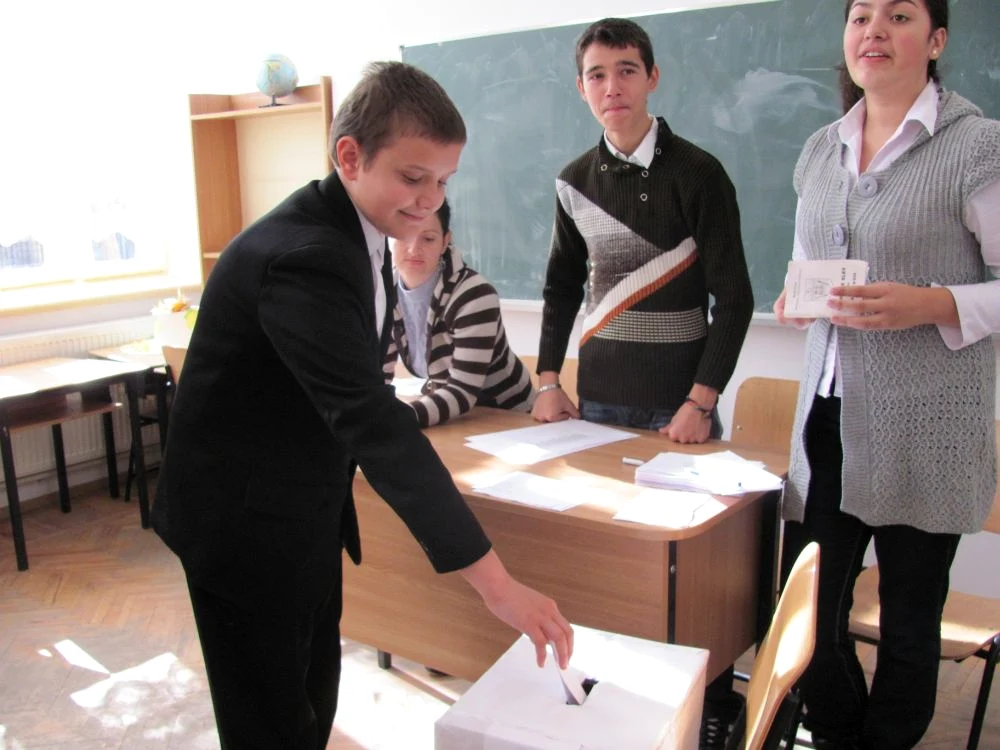 Elevii au votat în mod democratic