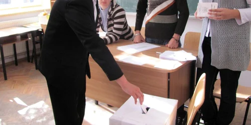 Elevii au votat în mod democratic