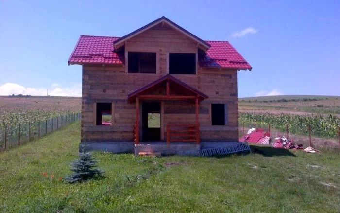 Casele din lemn au devenit o tradiție în Apusenifoto: Facebook