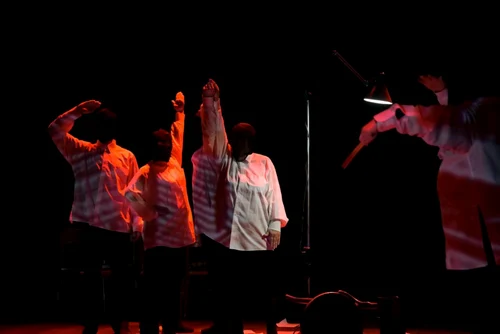 Actorii din Mariupol, pe scena Festivalului Babel. FOTO Teatrul Tony Bulandra
