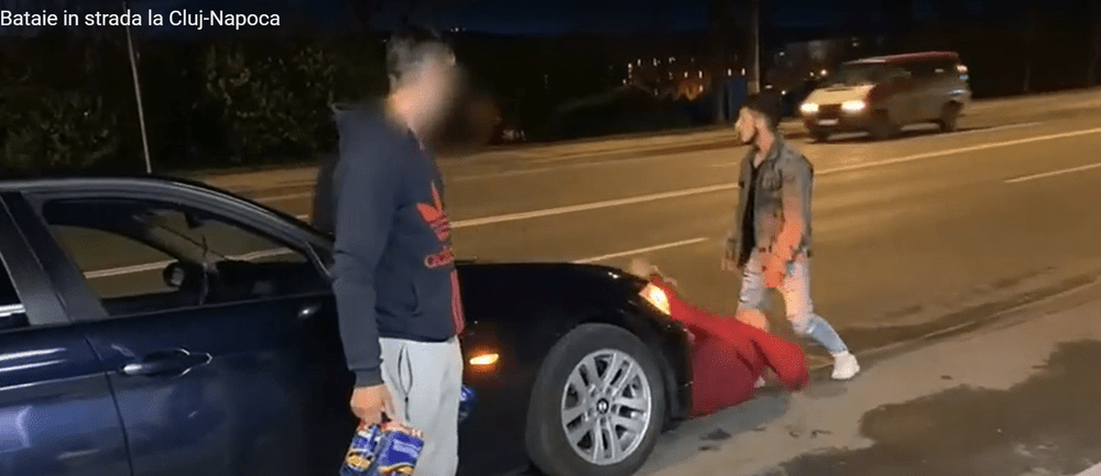Bătaie ca-n filme pe o stradă din Cluj-Napoca în seara de Înviere VIDEO