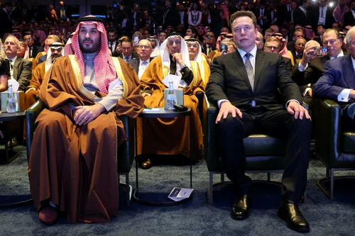 Ca între miliardari: Prințul Mohammed bin Salman aka MBS cu Elon Musk. FOTO: Getty Images