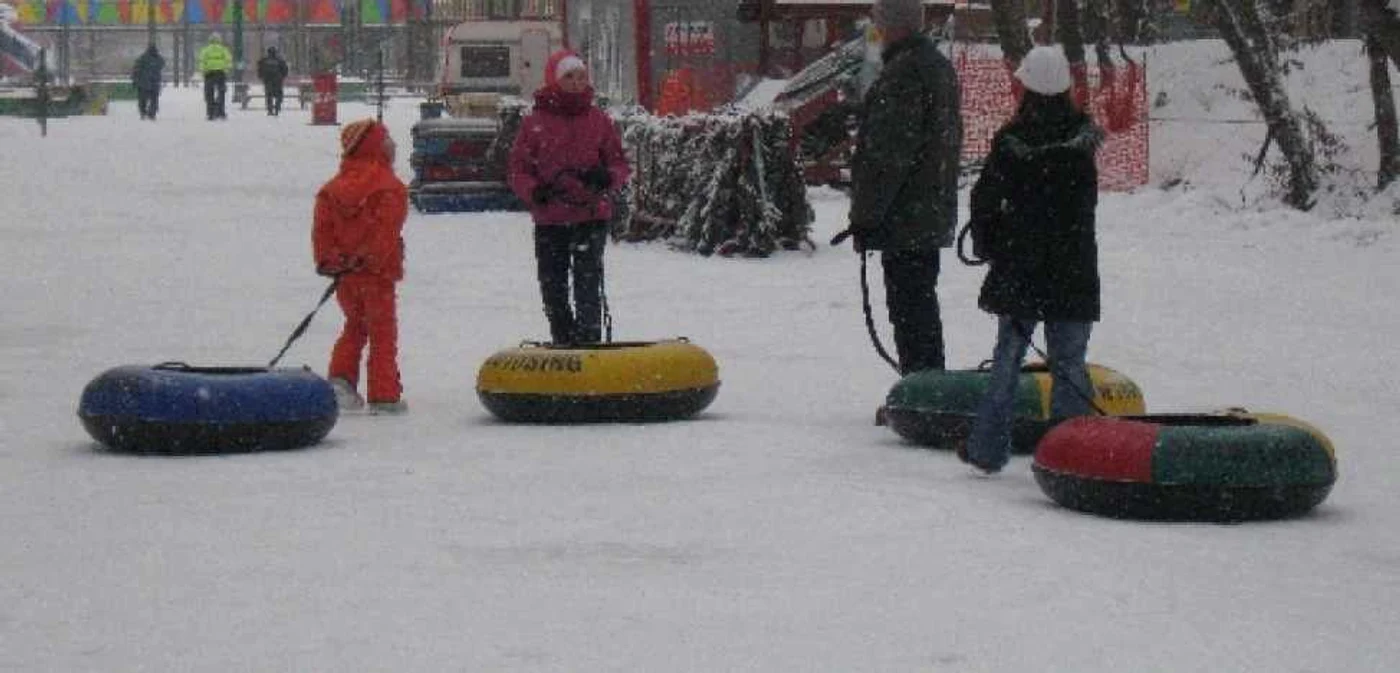 Copiii sunt aşteptaţi la pârtia de tubing