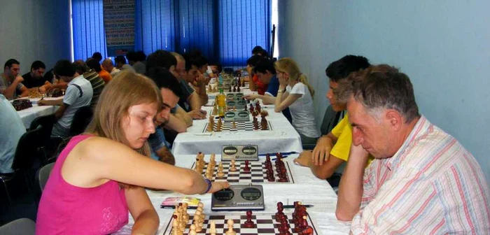 la competiţie participă sportivi din 7 ţări