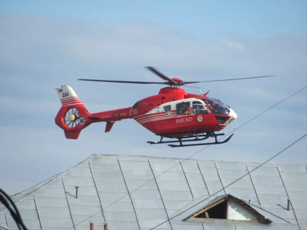 Copilul a fost transportat cu un elicopter SMURD la o clinică din Tg. Mureş FOTO Arhiva Adevărul