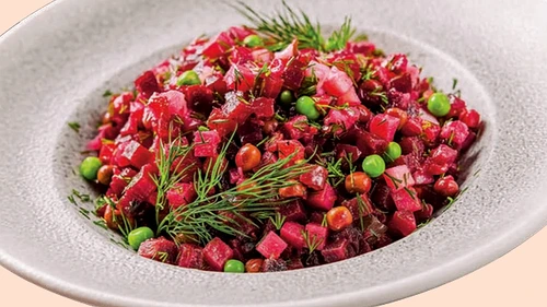 salata de sfecla rosie cu mazare si marar jpg