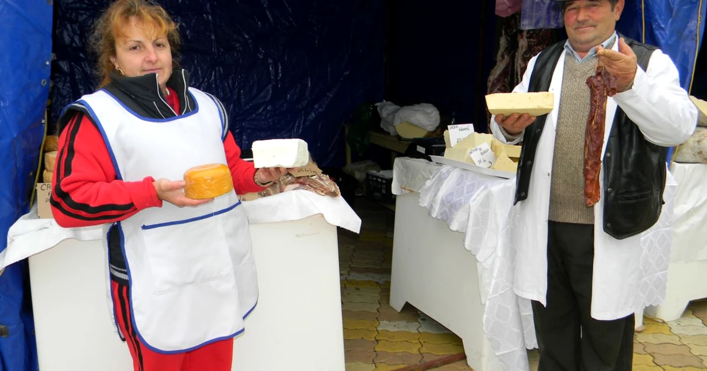 Comercianţii îşi laudă mărfurile