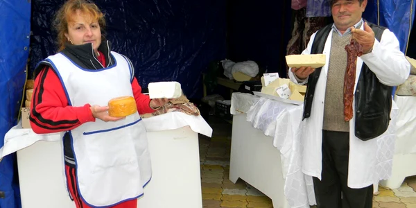 Comercianţii vor veni cu preparate din carne și brânzeturi