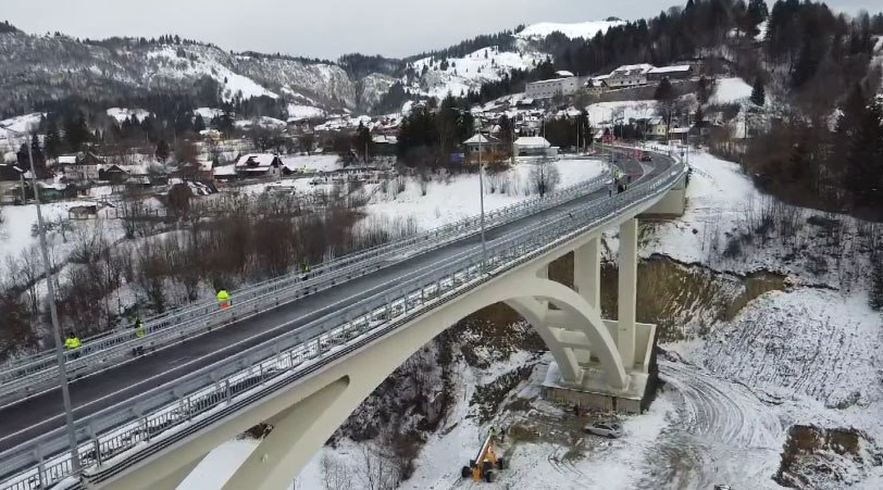 Cel mai lung pod arc din România a fost deschis circulației: „Este un proiect 100% românesc” VIDEO Cel mai lung pod arc din România a fost deschis circulației: „Este un proiect 100% românesc” VIDEO