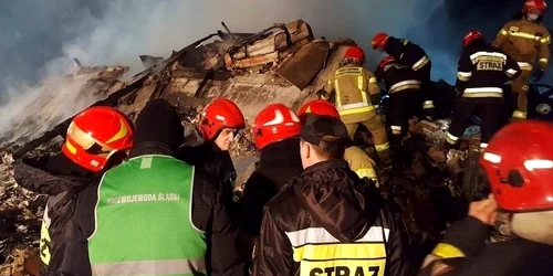 G9kF8oFbQAA17j7 jfif