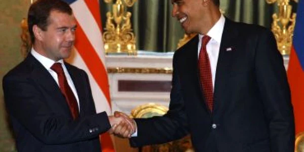 Obama şi Medvedev au încheiat şase acorduri strategice / Cum comentaţi?