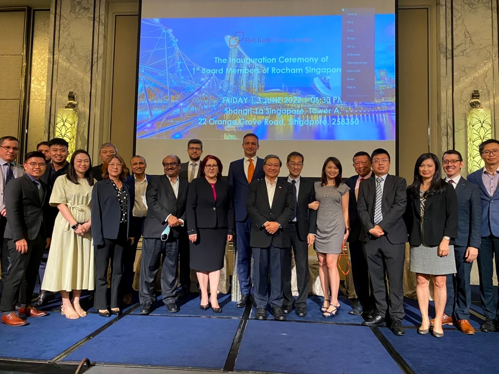 Membri fondatori şi asociaţi ai Camerei de Comerţ a României din Singapore. Foto: rocham.org.sg