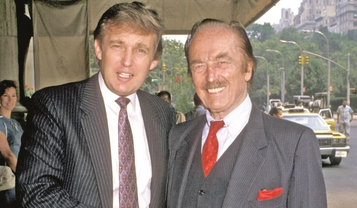 Donald Trump (stânga), alături de tatăl său, Fred Trump, în anul 1988 Foto: Guliver/Getty Images