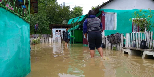 inundatii pucioasa