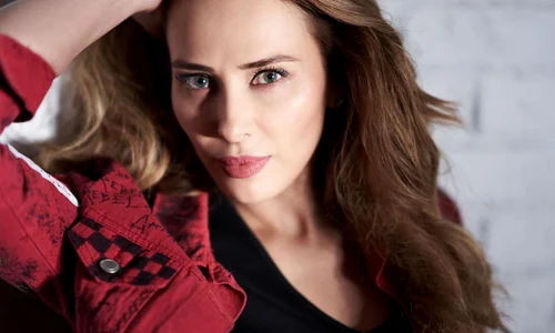 1 iulia vantur 4 jpg jpeg
