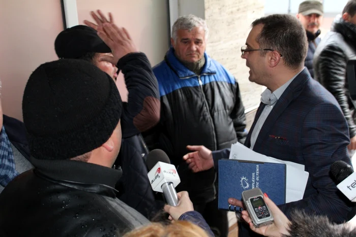 Sindicaliştii s-au certat cu Ciobotărică