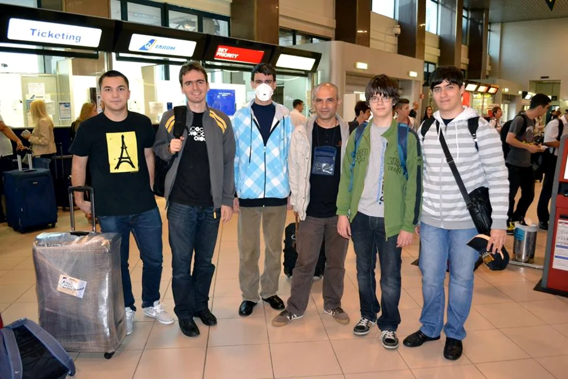 Liceenii români care au reprezentat România la Olimpiada Internaţională de Informatică                       FOTO: Facebook