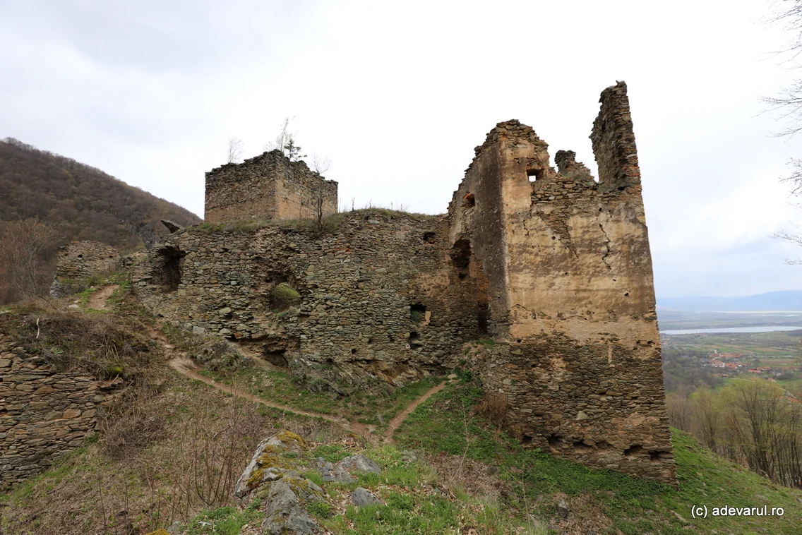 Cetatea Colț  Foto Daniel Guță  ADEVĂRUL (11) JPG