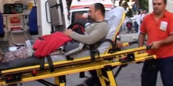 PIteşti:7 copii şi 3 profesori, intoxicaţi cu mâncare