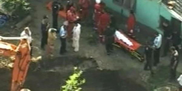 VIDEO O fetiţă de doi ani a căzut într-un puţ în localitatea Vâlcele