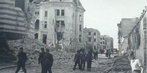 Iinie 1941  Constanţa bombardată Sursa foto Arhivele Judeţene Constanţa webp