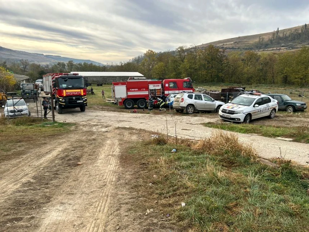 Trei persoane au murit în urma accidentului de la o fermă din județul Bacău FOTO ISU Bacău