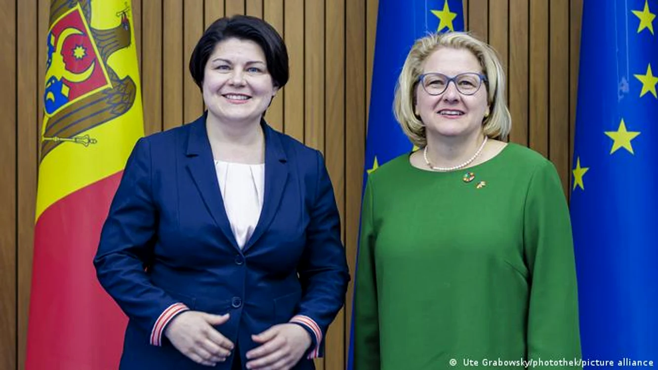 Natalia Gavrilița alături de Svenja Schulze (în dreapta)