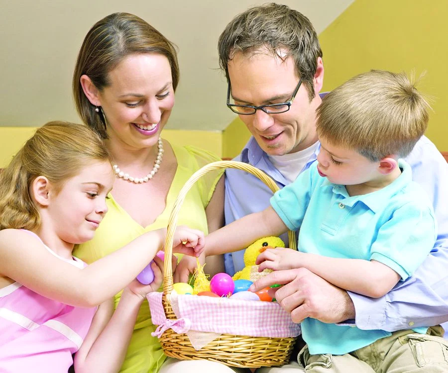 
    Cumpără din timp  vopseaua pentru  ouă şi distrează-te  împreună cu familia  