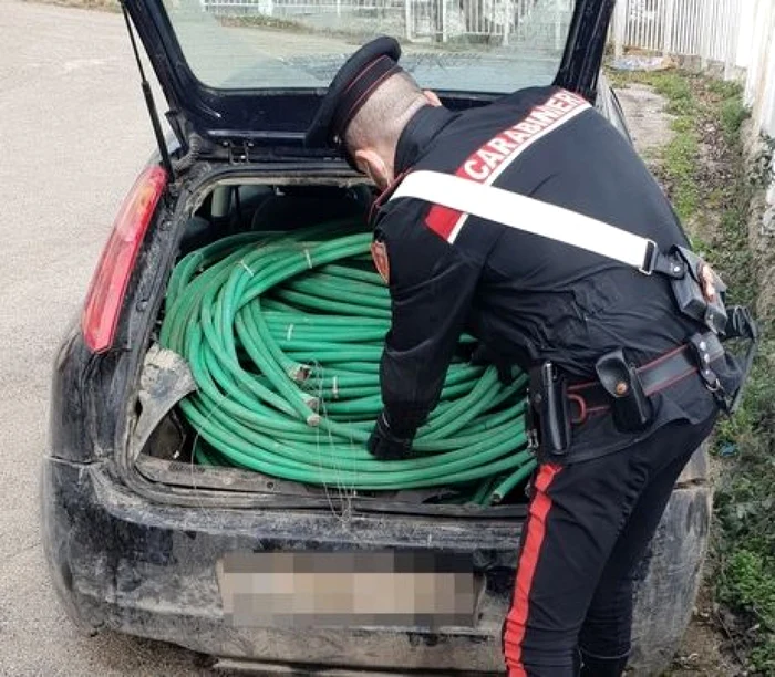 O parte din cablurile electrice furate de români FOTO ANSA