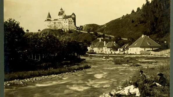 Prima atestare documentară a Castelului Bran, prin actul emis de Ludovic I de Anjou, prin care braşovenii primeau privilegiul de a construi Cetatea "cu munca şi cheltuiala lor proprie" jpeg