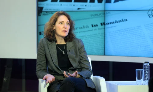„Cercetătorii tineri şi studenţii noştri sînt tot ce avem mai de preţ în acest moment“   interviu cu Dana JALOBEANU jpeg